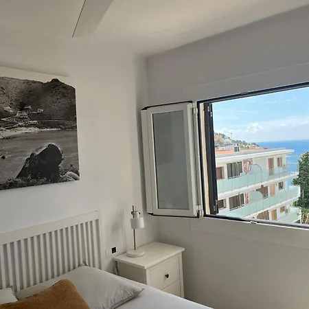 Solmar2 A 100 M, Terrasse Vue Mer, Parking, Wi-fi Apartment *